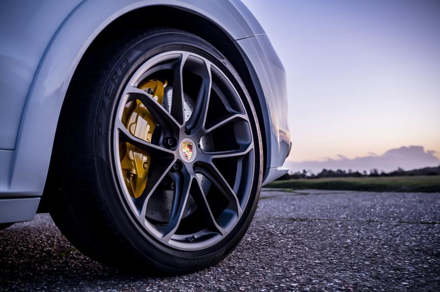  Porsche Cayenne Turbo Coupe 2019 года  (UK) (фото 13 из 18)